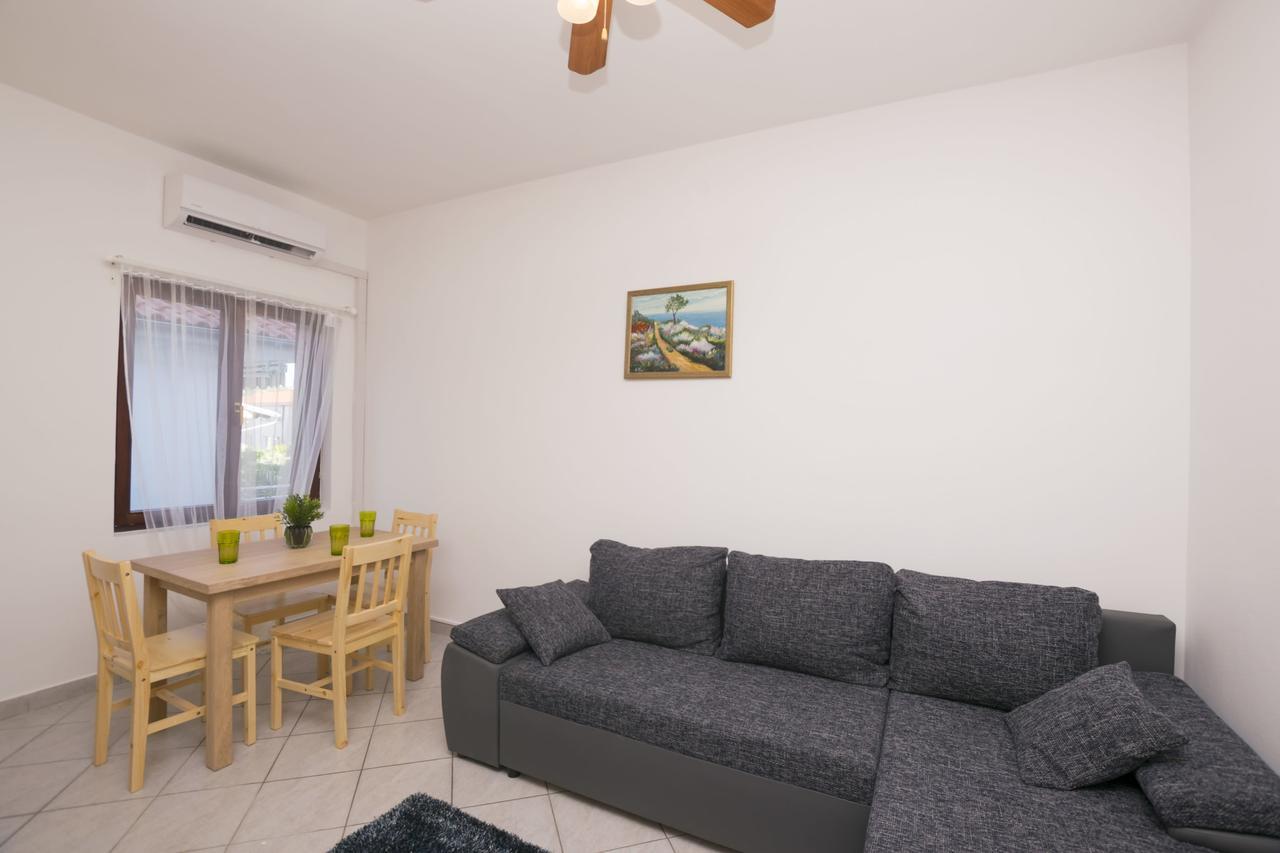 Apartments Katarina Pirovac Esterno foto